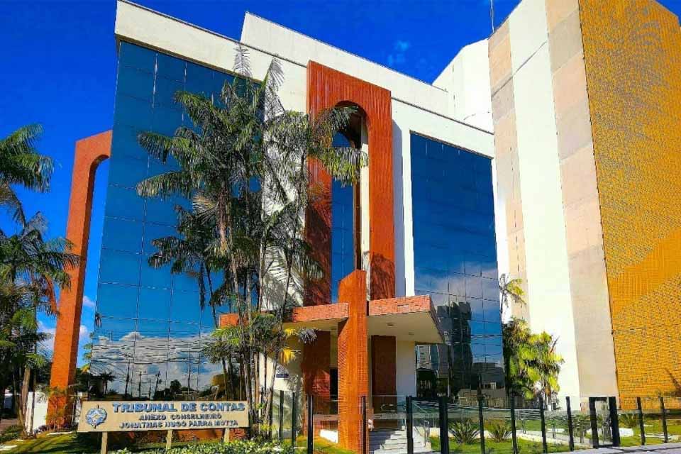 TCE-RO aponta omissão de concursos na SEDUC e determina alerta formal à secretária de Educação