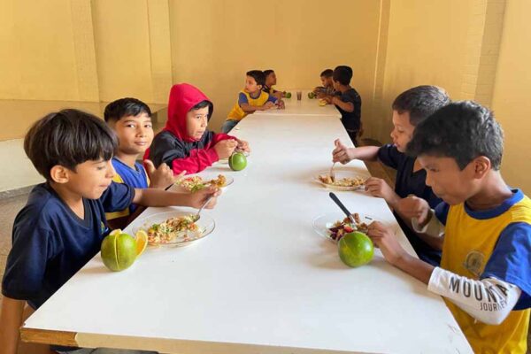 Alimentação escolar reforçada melhora rotina e aprendizado de alunos na Escola Ermelindo Monteiro Brasil