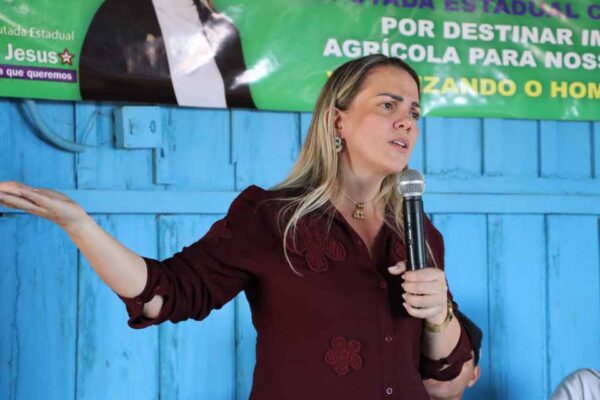 Deputada solicita construção de banheiro em escola estadual da Zona Leste de Porto Velho