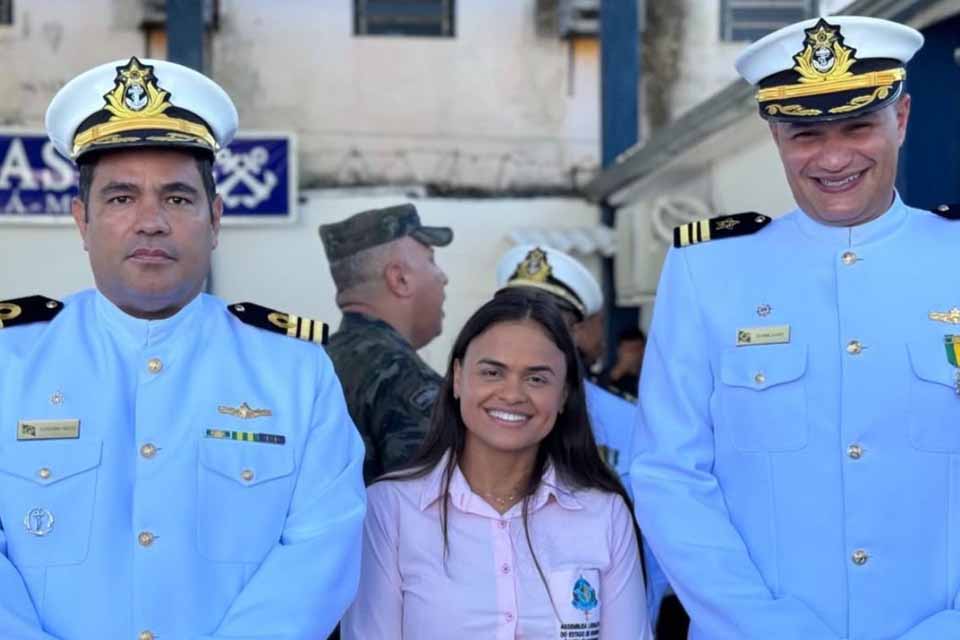 Deputada participa de troca de comando na Agência Fluvial da Marinha em Guajará-Mirim