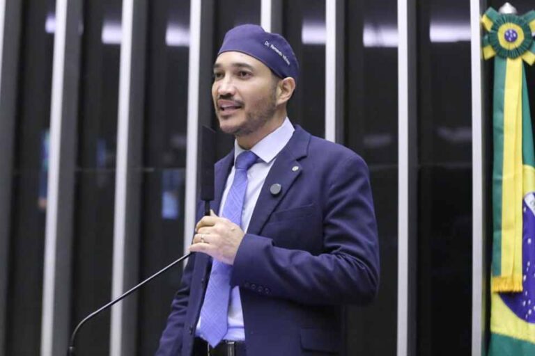 Deputado Fernando Máximo participa de assembleia e garante luta em prol dos motoristas de aplicativo em Rondônia