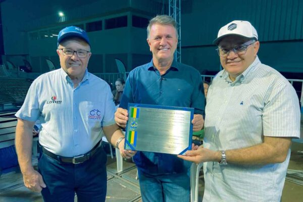 Luizinho Goebel concede voto de louvor à Ciclo Cairu pelos 40 anos de atividade