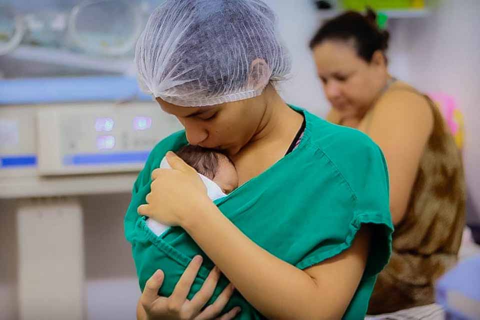 Hospital de Base de Porto Velho aplica Método Canguru em cuidados com recém-nascidos prematuros