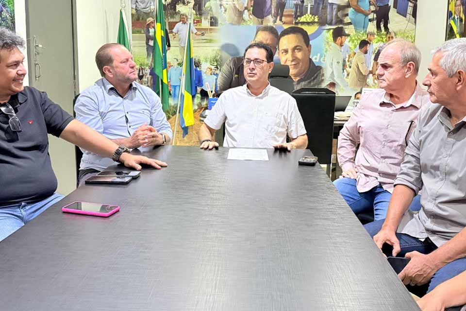 Cirone Deiró destina R$ 500 mil para construção de quadra sintética em Nova Estrela