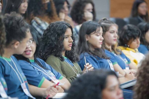 Aulão pré-Enem será realizado neste sábado no Teatro Banzeiros