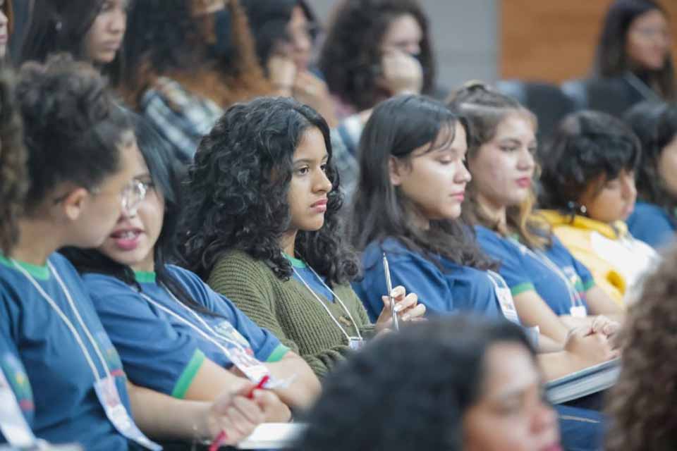 Aulão pré-Enem será realizado neste sábado no Teatro Banzeiros