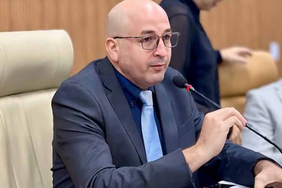 Gedeão do Edvilson Negreiros obtém atendimento em pedido para reforço na iluminação da Rua Maué