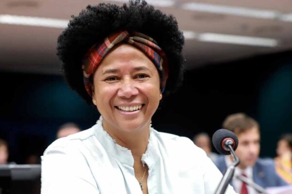 Deputada Sílvia Cristina destina R$ 500 mil à AMA-RO para contratação de equipe multidisciplinar