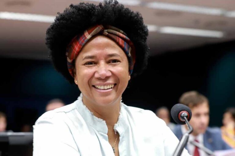 Deputada Sílvia Cristina destina R$ 500 mil à AMA-RO para contratação de equipe multidisciplinar