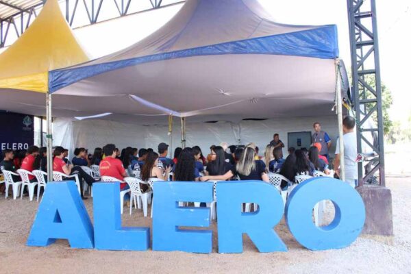 Cursos da Elero atraem público na 7ª Festa do Leite em Nova Mamoré