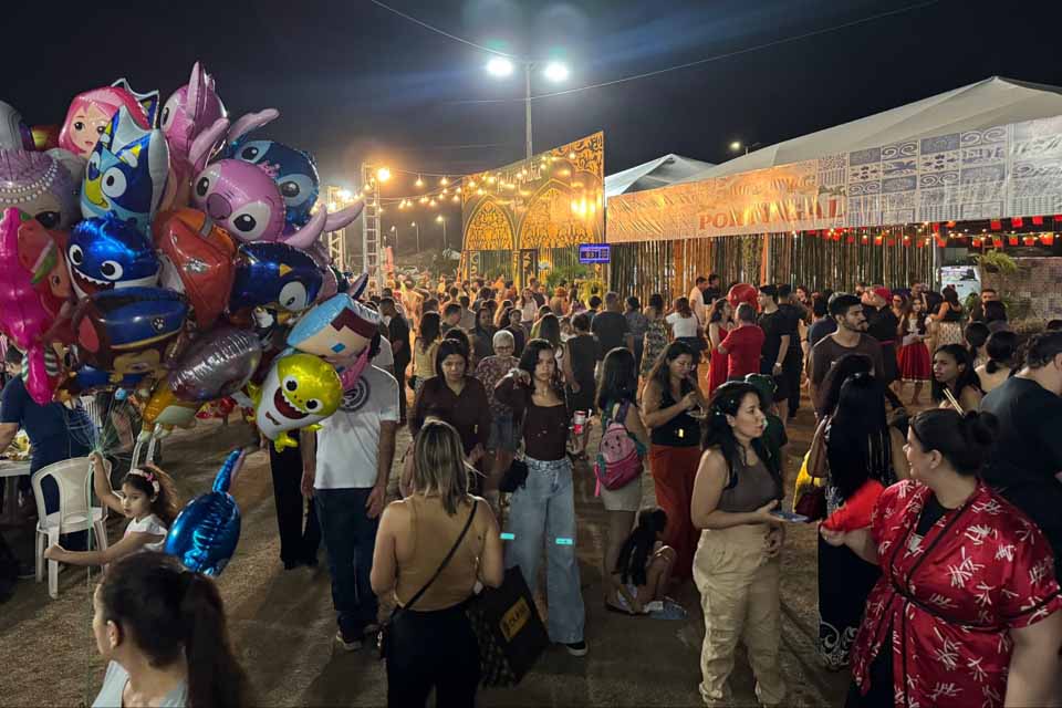 <div style="
                font-size: 18px;
                font-weight: bold;
                color: #0073aa;
                margin-bottom: 5px;
                text-transform: uppercase;
            ">RECORDE</div>Festa às Nações reúne 60 mil pessoas em quatro dias no Parque da Cidade