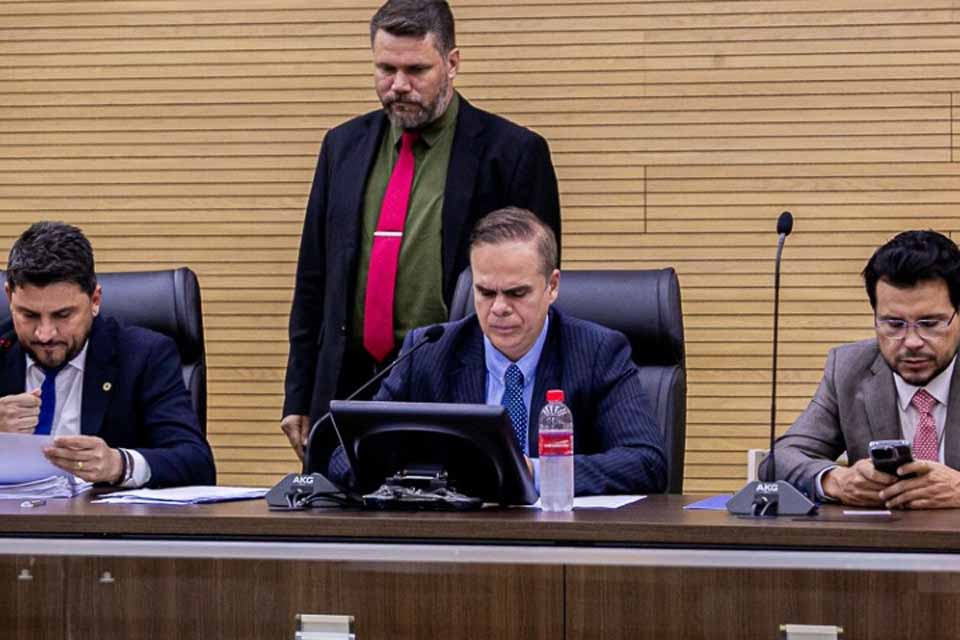 <div style="
                font-size: 18px;
                font-weight: bold;
                color: #0073aa;
                margin-bottom: 5px;
                text-transform: uppercase;
            ">LEGISLAçãO ESTADUAL</div>Assembleia Legislativa aprova alterações na lei de fiscalização de academias em Rondônia