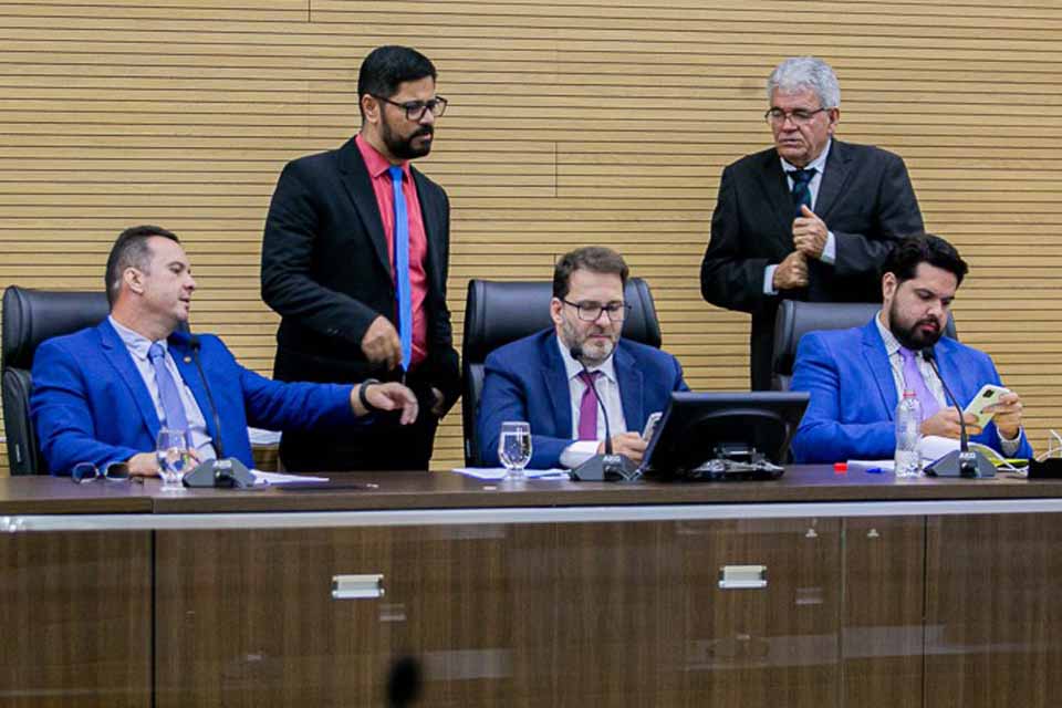 <div style="
                font-size: 18px;
                font-weight: bold;
                color: #0073aa;
                margin-bottom: 5px;
                text-transform: uppercase;
            ">GESTÃO FISCAL</div>Deputados aprovam crédito adicional para a Contabilidade Geral do Estado