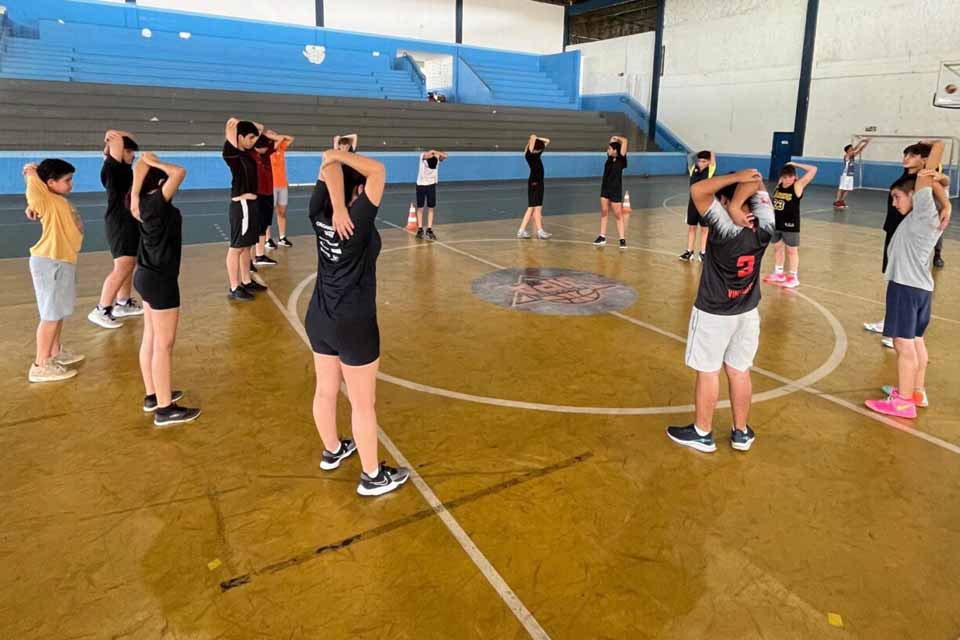 <div style="
                font-size: 18px;
                font-weight: bold;
                color: #0073aa;
                margin-bottom: 5px;
                text-transform: uppercase;
            ">DISCIPLINA E SUPERAÇÃO</div>Basquete de Ji-Paraná se prepara para fase final do JIR 2025