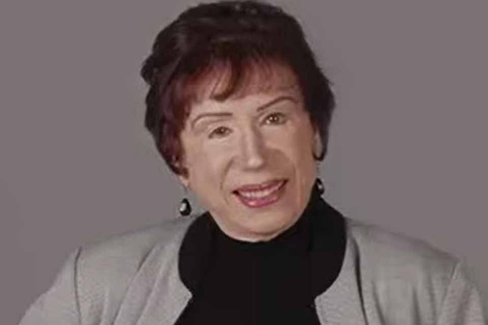 <div style="
                font-size: 18px;
                font-weight: bold;
                color: #0073aa;
                margin-bottom: 5px;
                text-transform: uppercase;
            ">DESPEDIDA</div>Atriz e comediante Berta Loran morre aos 99 anos no Rio de Janeiro