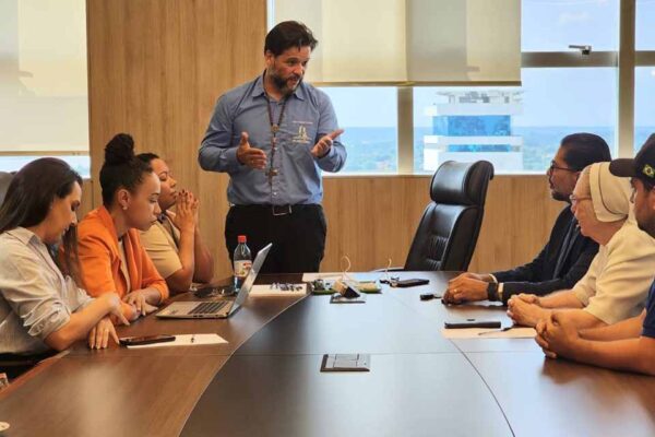 Governo assume compromisso de quitar dívida com Hospital Santa Marcelina após cobrança de Delegado Camargo