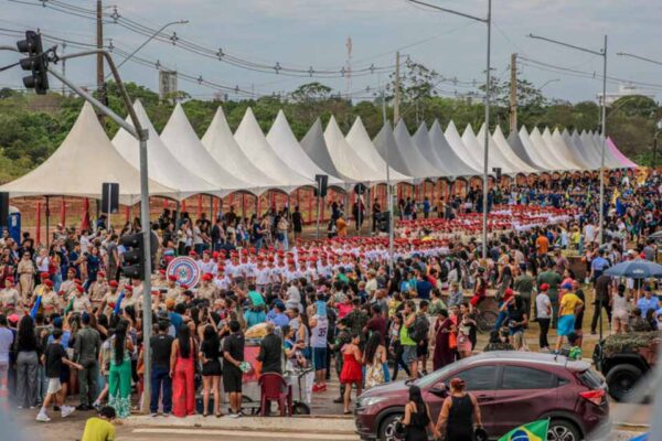 Desfile de 7 de Setembro reúne mais de 6 mil pessoas em Porto Velho
