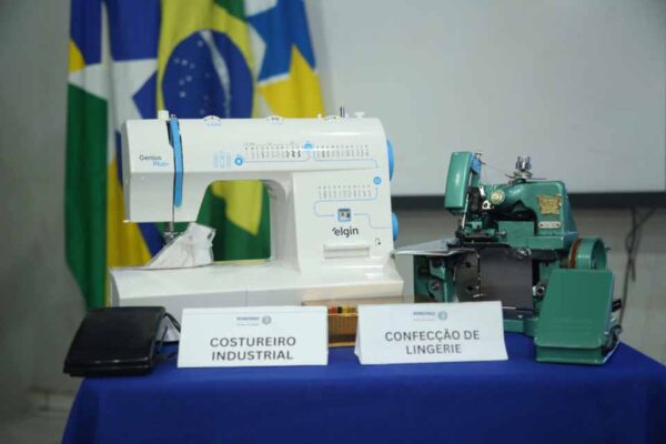 Governo entrega 43 kits do programa Vencer a formandos em Ji-Paraná
