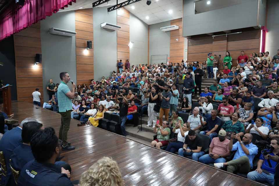 <div style="
                font-size: 18px;
                font-weight: bold;
                color: #0073aa;
                margin-bottom: 5px;
                text-transform: uppercase;
            ">REGULARIZAÇÃO</div>Prefeitura de Porto Velho entrega 404 escrituras e projeta mais de 2 mil títulos até o fim de 2025