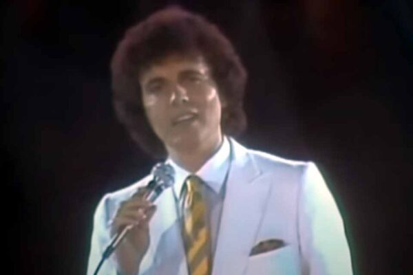 Cantor italiano Christian morre aos 82 anos em Milão