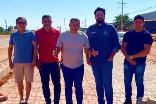 Deputado Jean Oliveira acompanha execução de obras em Nova Mamoré