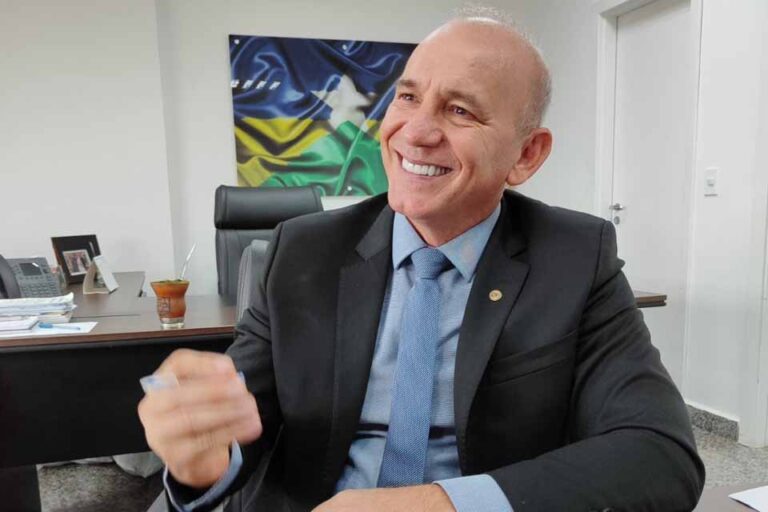 Obras de bloqueteamento são realizadas em Governador Jorge Teixeira com recursos de Ezequiel Neiva
