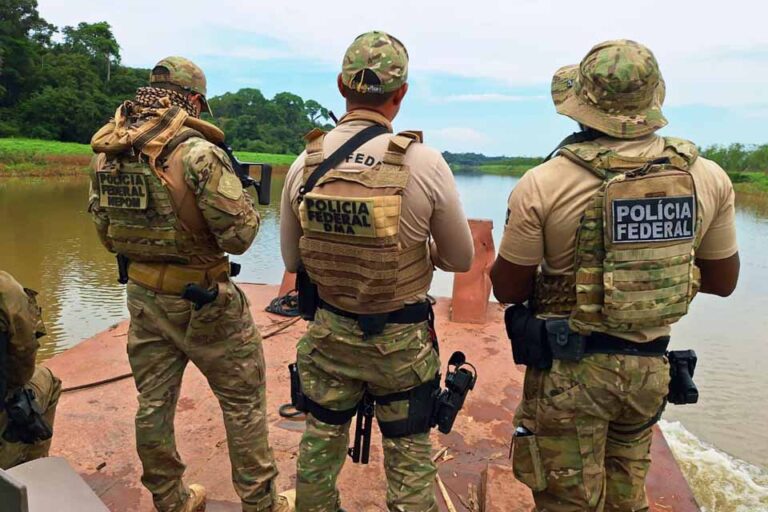Polícia Federal realiza operação contra garimpo ilegal no Rio Madeira