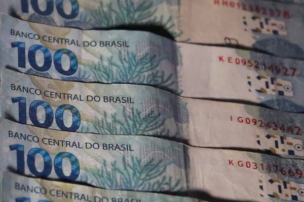 Receita inicia pagamento do quinto lote de restituições do Imposto de Renda 2025