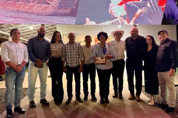 Deputada Sílvia Cristina recebe título de cidadã honorária em Jaru
