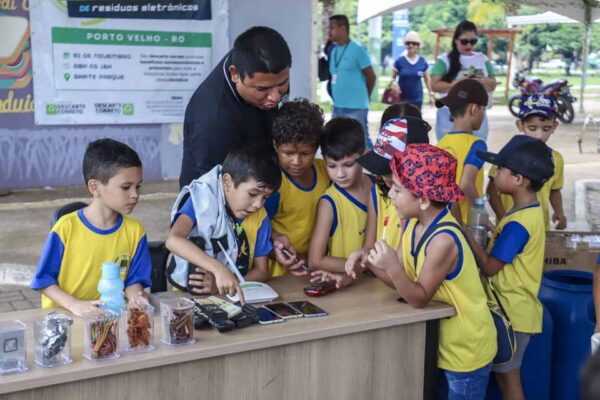 Prefeitura de Porto Velho promove campanha de limpeza em parceria com escolas