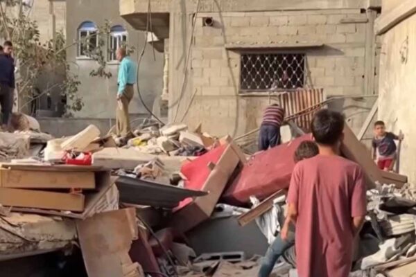 Ataques em Gaza deixam 57 mortos em meio à ofensiva israelense