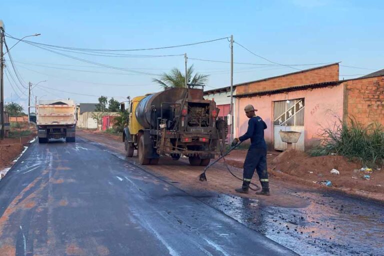 Prefeitura inicia pavimentação no bairro Parque Amazônia em Porto Velho