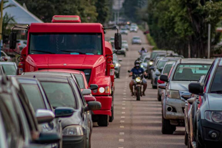 Prazo para licenciamento de veículos com placa final 9 encerra em 30 de setembro