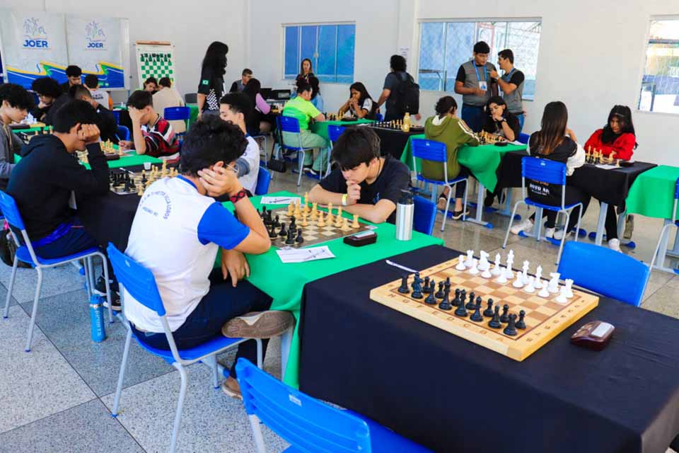 <div style="
                font-size: 18px;
                font-weight: bold;
                color: #0073aa;
                margin-bottom: 5px;
                text-transform: uppercase;
            ">EDUCAÇÃO</div>Governo sanciona lei que obriga incentivo ao xadrez nas escolas estaduais de Rondônia