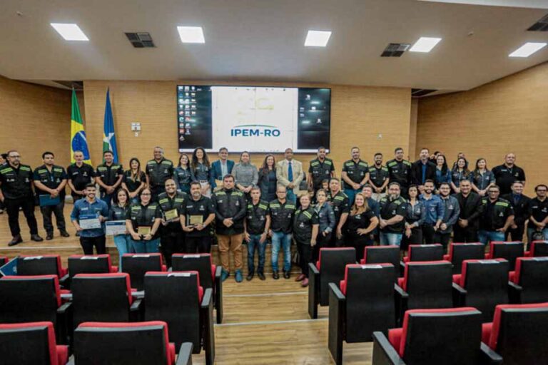Ipem completa 39 anos com homenagens a servidores em solenidade na Assembleia Legislativa