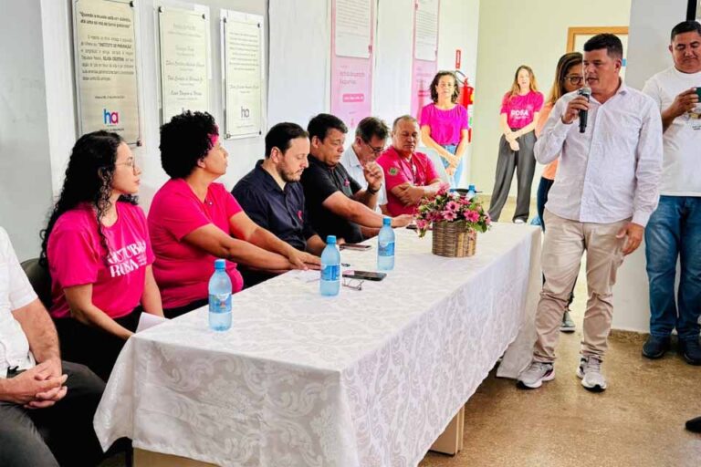 Deputada Sílvia Cristina intensifica agenda do Outubro Rosa com palestras, depoimentos e exposição fotográfica