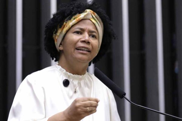 Sílvia Cristina pede avanço na proposta de emancipação da Ponta do Abunã