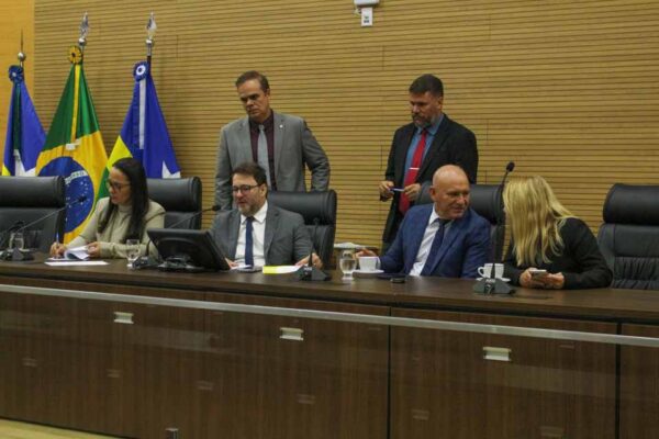 Assembleia Legislativa aprova projetos em sessão extraordinária