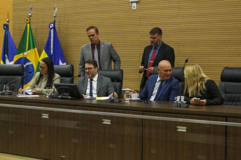 Assembleia Legislativa aprova projetos em sessão extraordinária