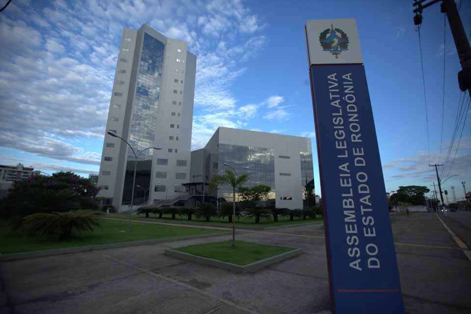 <div style="
                font-size: 18px;
                font-weight: bold;
                color: #0073aa;
                margin-bottom: 5px;
                text-transform: uppercase;
            ">AUDIêNCIA PúBLICA</div>Assembleia Legislativa debate regularização da atividade garimpeira no Rio Madeira