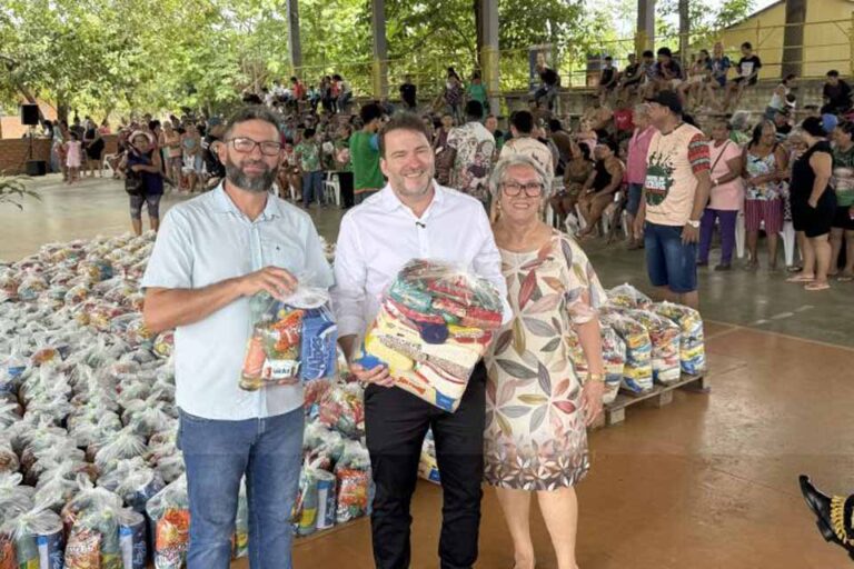 Deputado Alex Redano acompanha entrega de cestas básicas em Porto Velho