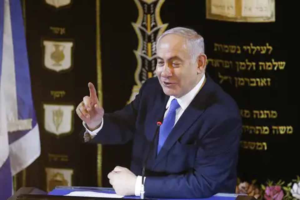 <div style="
                font-size: 18px;
                font-weight: bold;
                color: #0073aa;
                margin-bottom: 5px;
                text-transform: uppercase;
            ">CONFLITO NO ORIENTE</div>Netanyahu ordena ofensiva em Gaza após acusação de quebra de cessar-fogo pelo Hamas