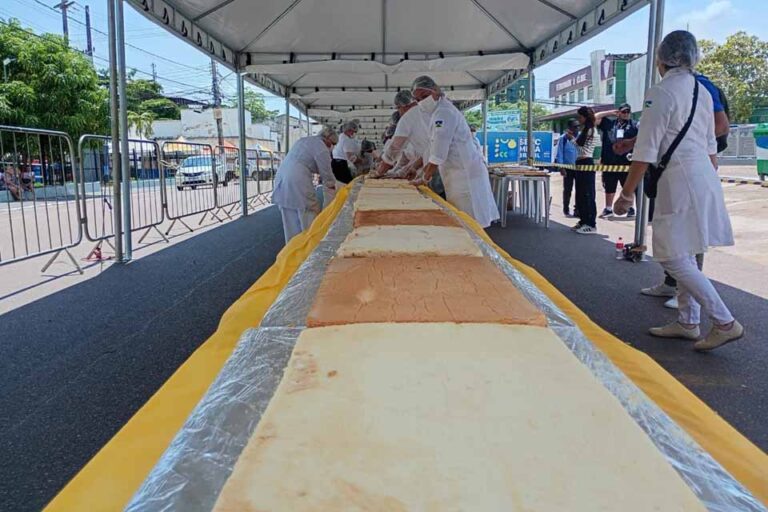 Maior bolo da região Norte começa a ser montado para aniversário de Porto Velho