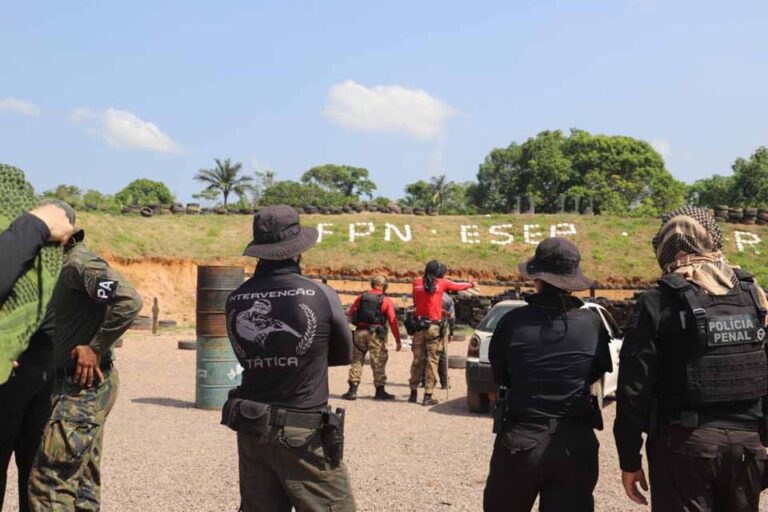 Curso de combate veicular capacita policiais penais em Rondônia
