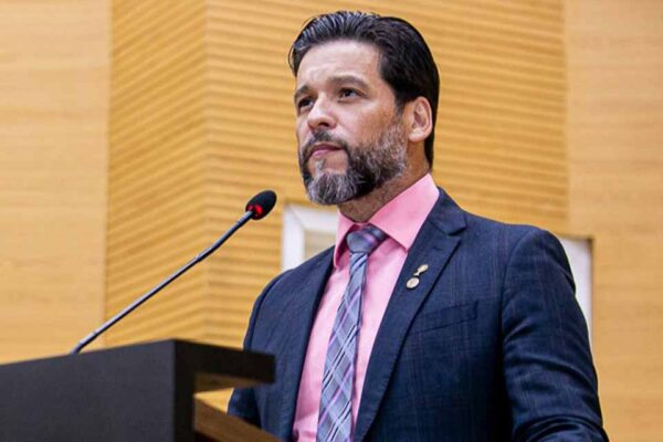 Delegado Camargo apoia pavimentação da rua Monte Serrate no Bairro Novo Horizonte