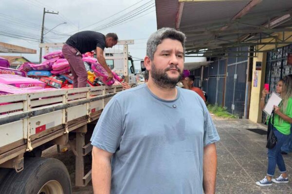 Prefeitura destina 8 toneladas de ração à ONG Peludinhos em Porto Velho
