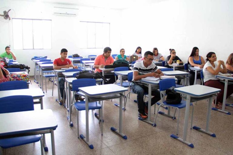 Dra. Taíssa solicita revitalização no CEEJA Professor Antônio de Almeida, em Ouro Preto do Oeste