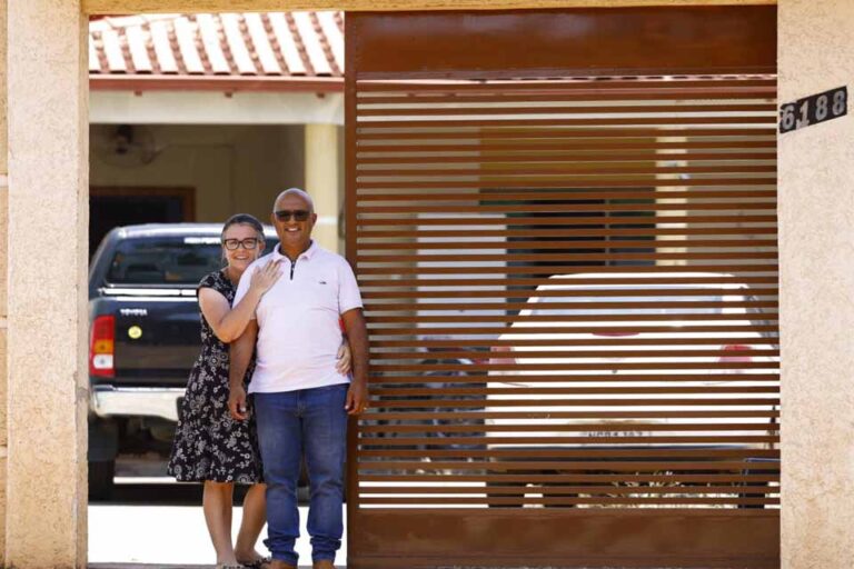 Programa Regulariza Rondônia entrega títulos de propriedade em Porto Velho