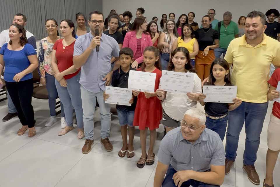 <div style="
                font-size: 18px;
                font-weight: bold;
                color: #0073aa;
                margin-bottom: 5px;
                text-transform: uppercase;
            ">CURSOS DE CAPACITAçãO</div>Deputado Alex Redano orienta expansão de cursos da Elero em seis municípios de Rondônia