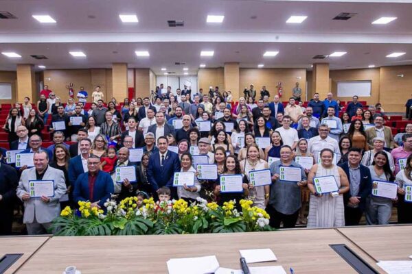 Eyder Brasil realiza homenagem a jornalistas e propõe criação do Prêmio de Jornalismo da Ale-RO